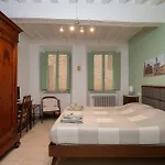 Casa Di Lara - Nel Cuore Della Citta Apartamento *