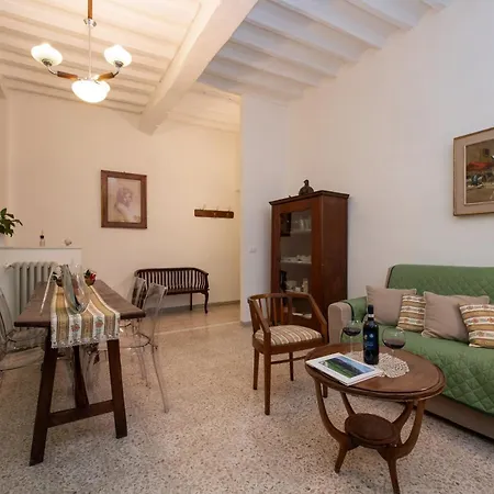 Casa Di Lara - Nel Cuore Della Citta Montepulciano